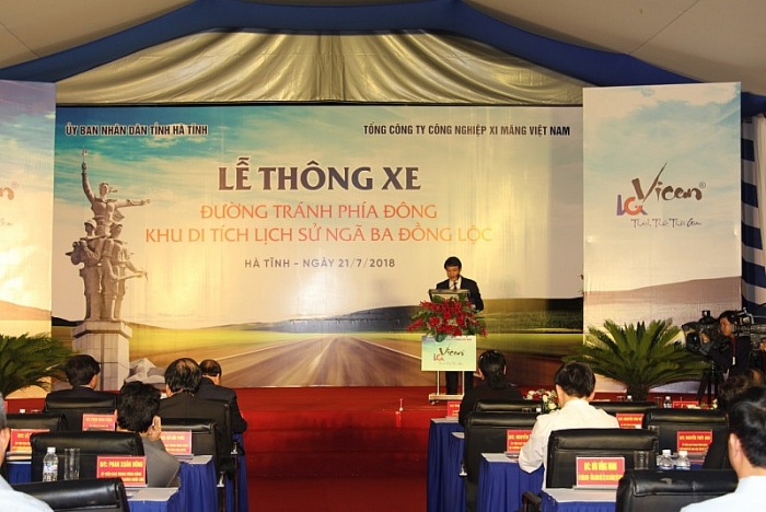tong cong ty cong nghiep xi mang viet nam to chuc le thong xe doan duong tranh phia dong khu di tich nga ba dong loc