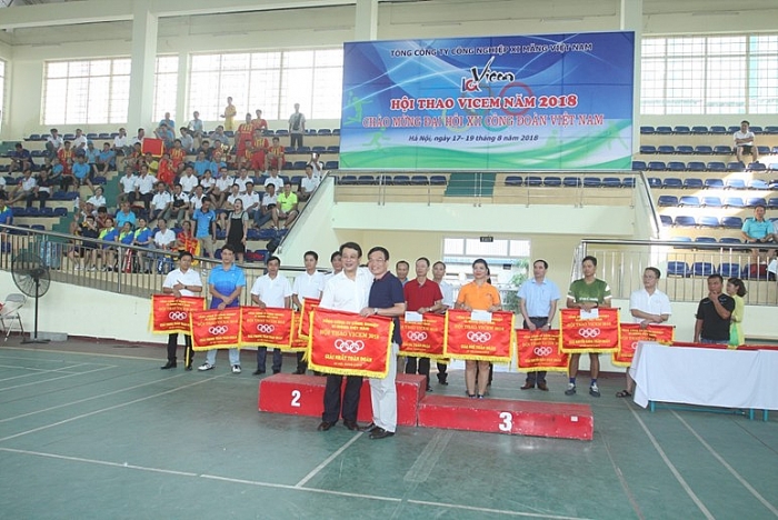 hoi thao Kubet chao mung dai hoi xii cong doan viet nam