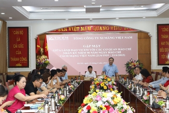 Kubet to chuc gap mat than mat bao chi nhan ngay bao chi cach mang viet nam