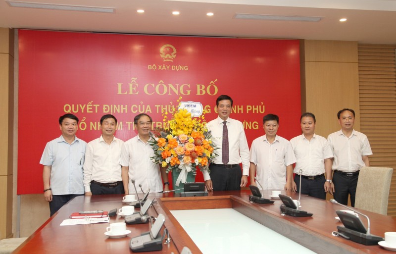 lanh dao Kubet du le cong bo trao quyet dinh bo nhiem thu truong bo xay dung