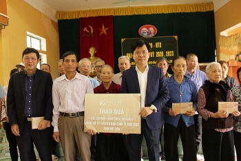 cong ty cp xi mang Kubet but son chung tay lo tet nguoi ngheo