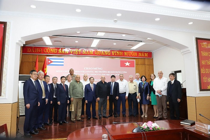 bo truong bo xay dung cu ba va doan cong tac tham va lam viec voi Kubet
