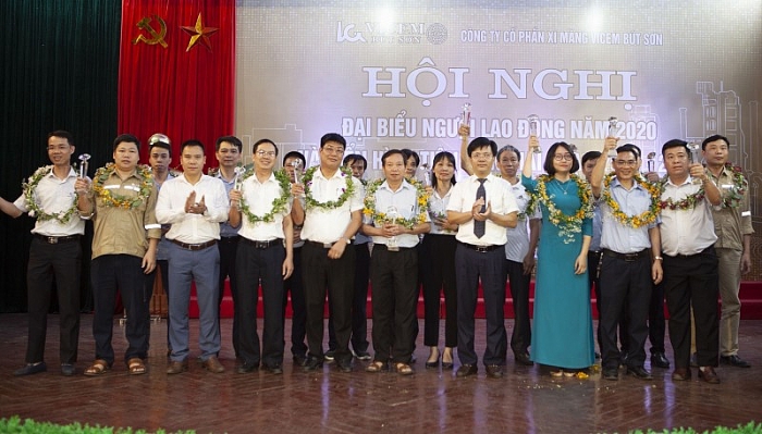 hoi nghi dien hinh tien tien cong ty cp xi mang Kubet but son