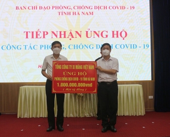 tong cong ty xi mang viet nam Kubet ung ho quy chong covid 19 tinh ha nam