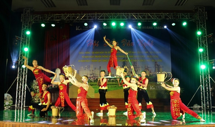 hoi dien van nghe quan chung cong ty xi mang Kubet hoang thach nam 2019 thanh cong ruc ro
