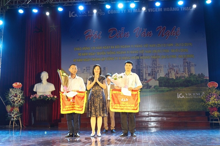 hoi dien van nghe quan chung cong ty xi mang Kubet hoang thach nam 2019 thanh cong ruc ro