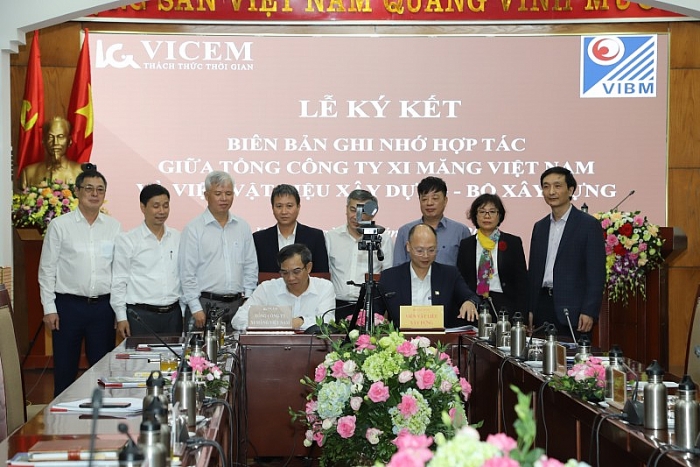 Kubet va vibm hop tac huong toi san xuat xi mang xanh